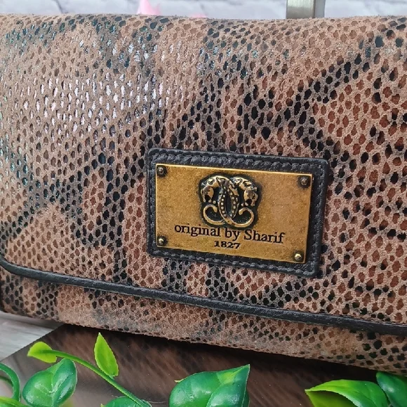 Sharif Wallet Wristlet - Picture 2 of 11